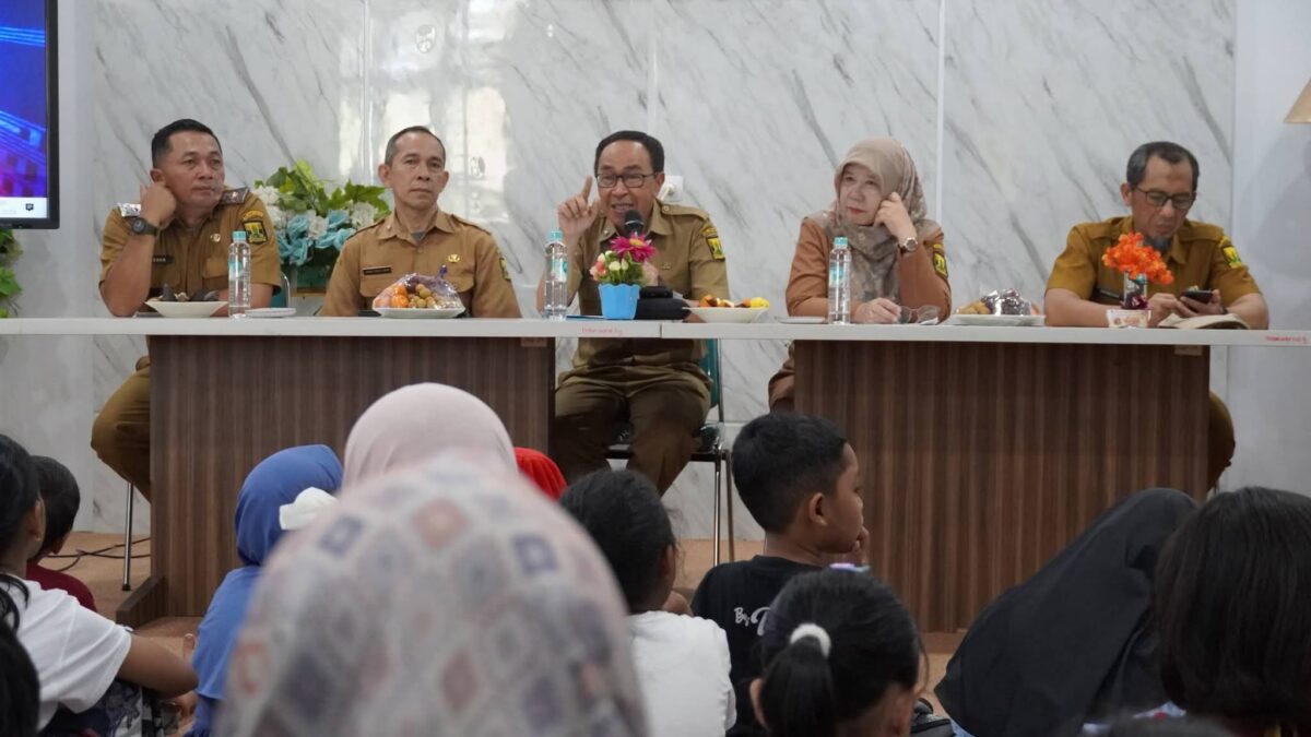 Sekretaris Daerah Kabupaten Sukabumi, H. Ade Suryaman,