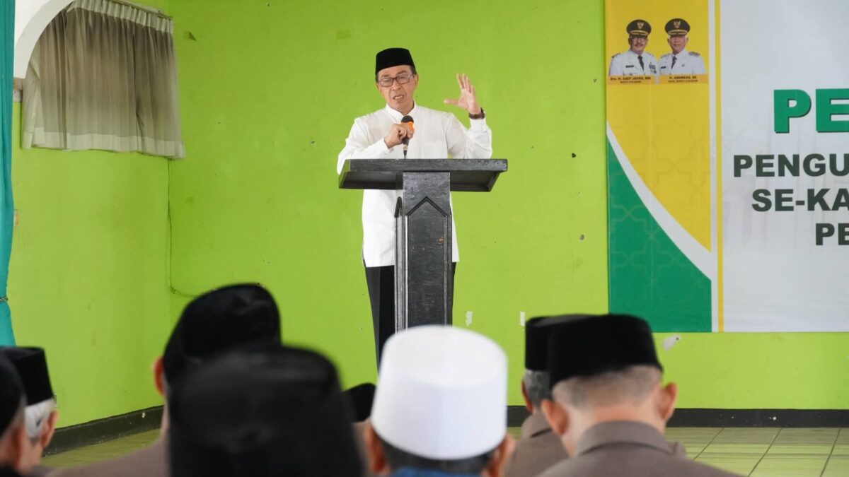 Sekretaris Daerah Kabupaten Sukabumi, H. Ade Suryaman,