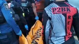 Petugas Dinas Pemadam Kebakaran dan Penyelamatan Kabupaten Sukabumi