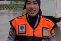 Petugas Dinas Perhubungan Kabupaten Sukabumi .