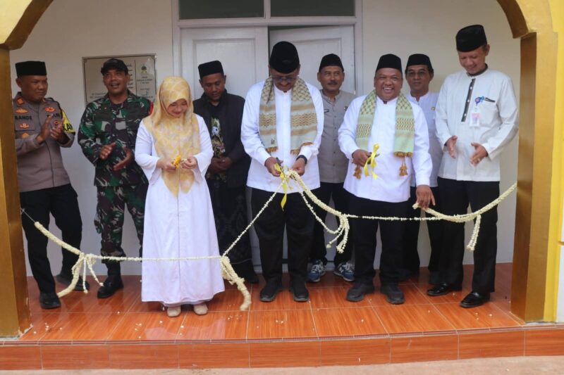 Bupati Sukabumi H. Asep Japar meresmikan Gedung Serbaguna