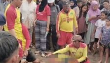 Aksi sigap lifeguard selamatkan wisatawan yang tergulung ombak di Pantai Karanghawu,