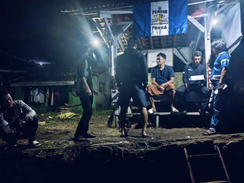 Warga Kampung Pasirkadu RT 03/03 Desa Cimanggu