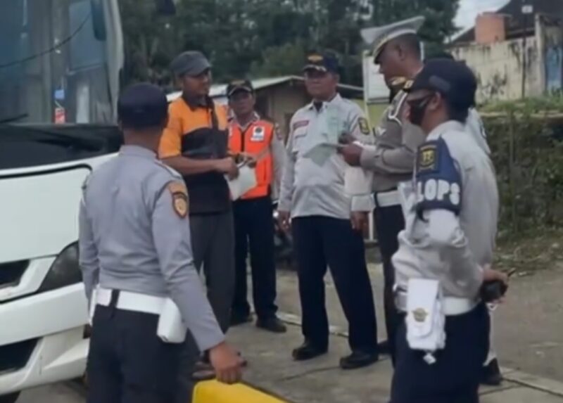 Dinas Perhubungan Kabupaten Sukabumi bersama Kepolisian,