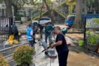 Pemkot Bandung melalui DSDABM menggelar aksi bersih-bersih