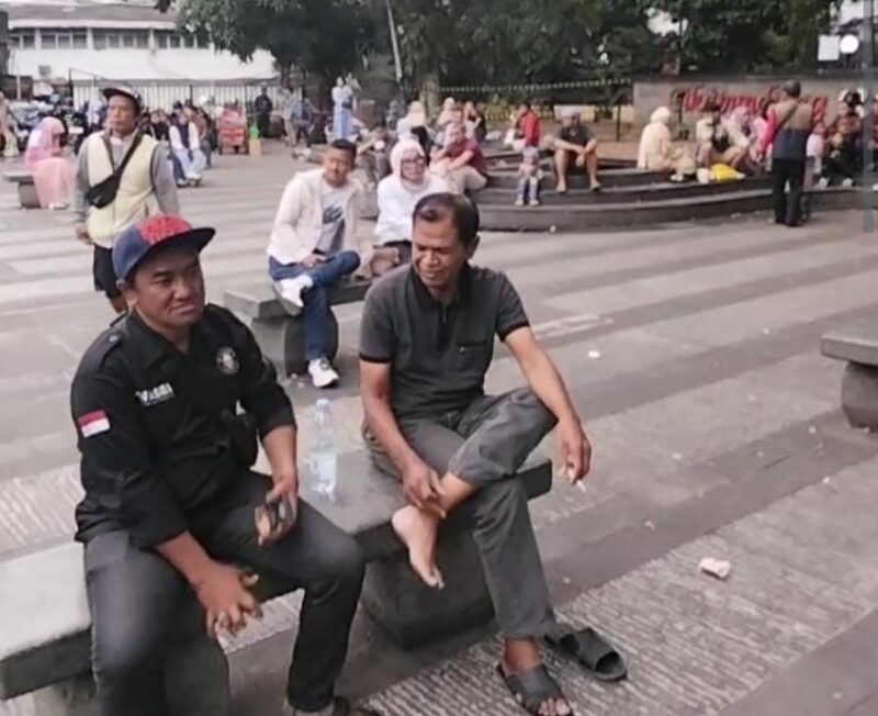 Kawasan Asia Afrika dan Braga dipadati wisatawan pada H+1 Lebaran.