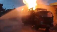 Truk bermuatan tabung gas LPG terbakar hebat di Palabuhanratu,