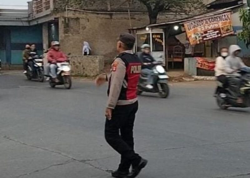 Polsek Cikancung rutin melaksanakan pengaturan lalu lintas