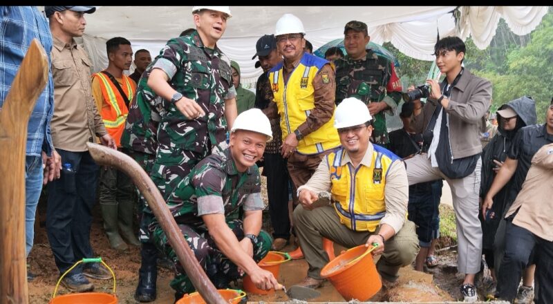 Pembangunan Jembatan Perintis Garuda di Kecamatan Cimanggu resmi dimulai.