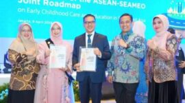 Bupati Bandung Dadang Supriatna bersama Bunda PAUD Kabupaten Bandung