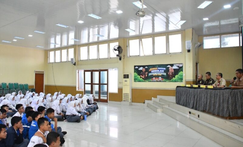 Kejati Jabar terus memperkuat edukasi hukum bagi pelajar 