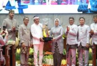 Bupati Bandung Dadang Supriatna ,