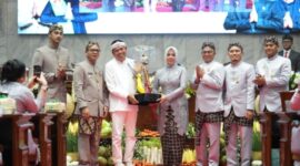 Bupati Bandung Dadang Supriatna ,