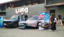 Kenaikan harga BBM mendorong warga Bandung beralih ke mobil listrik
