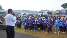 Semangat warga Kecamatan Nagrak begitu terasa dalam kegiatan senam bersama.