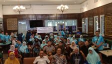 Suasana haru menyelimuti kegiatan penyerahan bantuan