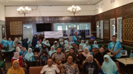 Suasana haru menyelimuti kegiatan penyerahan bantuan