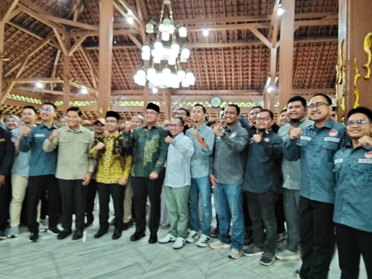 Pelantikan pengurus DPD Gema Keadilan Kota Bandung