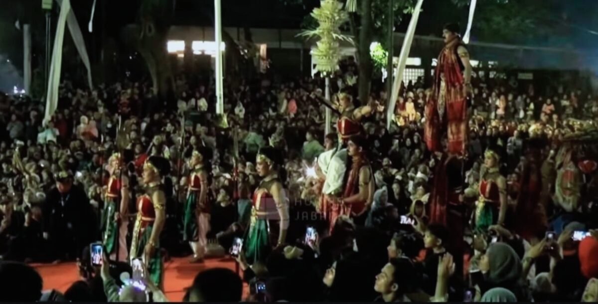 Ribuan warga memadati Jalan Jakarta, Kota Bandung