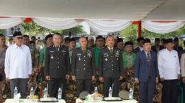 Kepala Dinas Peternakan Kabupaten Sukabumi, Asep Kurnadi, mendampingi Bupati Sukabumi H. Asep Japar