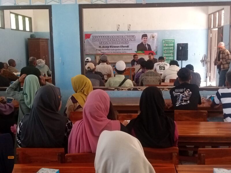 Menyerap aspirasi masyarakat secara langsung