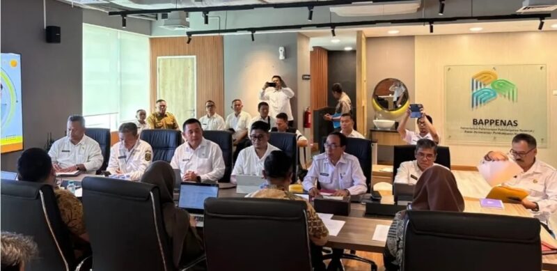 Pembangunan infrastruktur menjadi salah satu kunci dalam mendorong pertumbuhan daerah