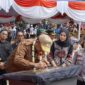 Petugas Dinas Perhubungan Kabupaten Sukabumi turut mengawal pelaksanaan peresmian Jembatan Gantung Prima Jantake 