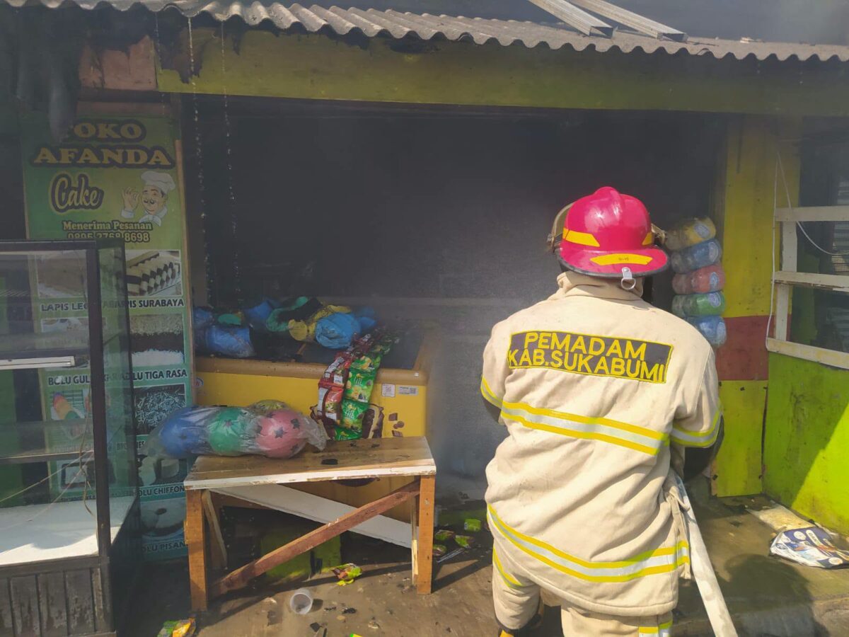 Respons cepat kembali ditunjukkan Dinas Pemadam Kebakaran