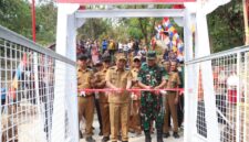 Jembatan Garuda di Kampung Cipanas.