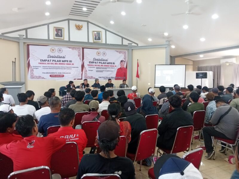 Ratusan nelayan di Palabuhanratu mengikuti kegiatan Sosialisasi Empat Pilar MPR RI