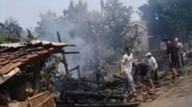 Peristiwa kebakaran rumah yang terjadi di Kampung Cibodas