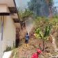 Kebakaran lahan di belakang Kantor Dinas PU Desa Cimanggu,