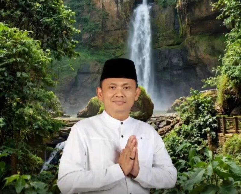 Kepala Dinas Pariwisata Kabupaten Sukabumi.
