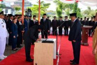 Sebanyak 327 pejabat administrator dan pengawas di lingkungan Pemerintah Kabupaten Sukabumi resmi dilantik