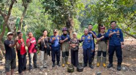 Respons cepat kembali ditunjukkan petugas Damkarmat Kabupaten Sukabumi.