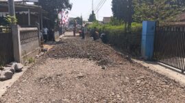 Peningkatan kualitas infrastruktur jalan terus menjadi komitmen Dinas Pekerjaan Umum Kabupaten Sukabumi.