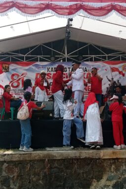 Karang Taruna Desa Cikakak Meriahkan HUT ke-81 RI dengan Jalan Santai dan Hiburan