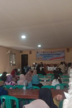 1.803 KPM di Desa Pasirsuren Terima Bantuan Beras Bulog, Kades: Penerima Alami Penambahan