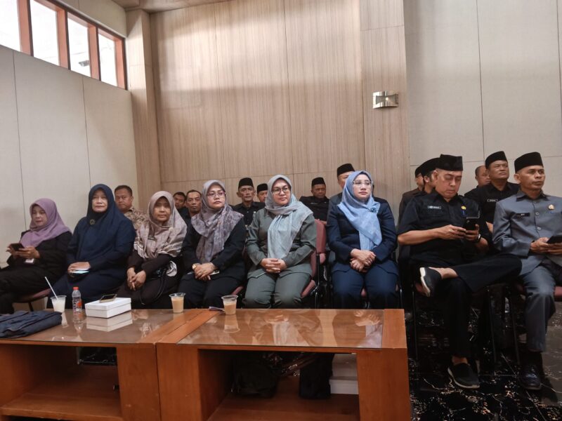Kasubag Umum dan Kepegawaian DPMD Kabupaten Sukabumi, Tina,