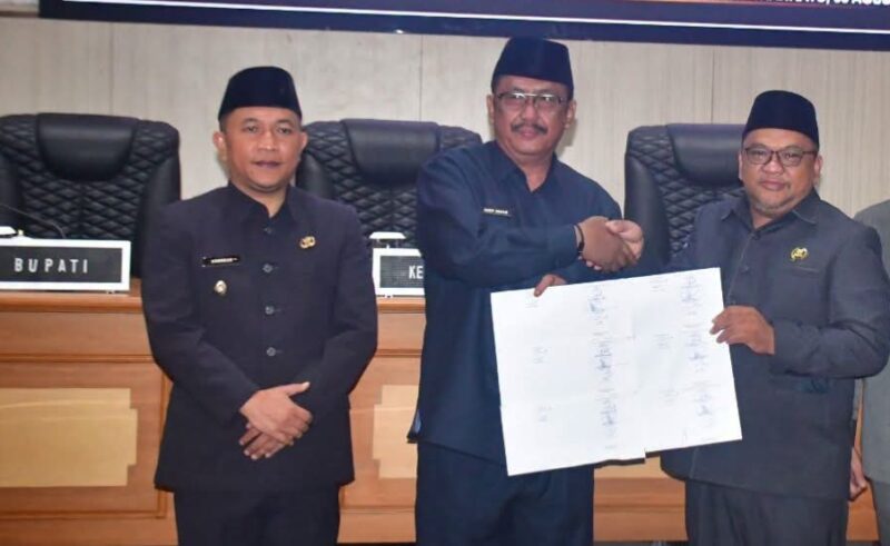 Ketua DPRD Kabupaten Sukabumi Budi Azhar Mutawali