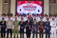 Bupati Sukabumi H Asep Japar mengukuhkan 32 anggota Paskibraka Kabupaten Sukabumi