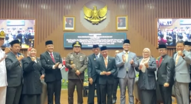 DPRD Kota Bandung mengikuti Rapat Paripurna dalam rangka memperingati HUT ke-81