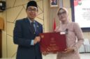 Sebanyak 81 PNS di lingkungan Pemerintah Kabupaten Sukabumi menerima tanda kehormatan Satyalancana.