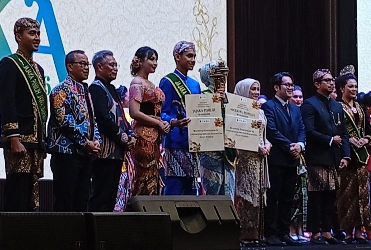 Tresna Winesa dari Kabupaten Majalengka dan Alden Hugo dari Kota Cimahi resmi dinobatkan sebagai Mojang dan Jajaka Pinilih Jawa Barat 2026