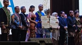 Tresna Winesa dari Kabupaten Majalengka dan Alden Hugo dari Kota Cimahi resmi dinobatkan sebagai Mojang dan Jajaka Pinilih Jawa Barat 2026