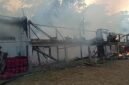 DPKP Kerahkan Dua Armada, Kandang Ayam Dua Lantai di Waluran Terbakar