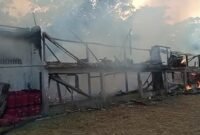 DPKP Kerahkan Dua Armada, Kandang Ayam Dua Lantai di Waluran Terbakar