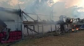 DPKP Kerahkan Dua Armada, Kandang Ayam Dua Lantai di Waluran Terbakar