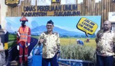 Kadis PU Uus saat berada di Stand Expo Palabuhanratu