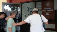 Terduga berinisial TIP menjalani pemeriksaan di ruang Perlindungan Perempuan dan Anak (PPA) Polres Sukabumi,